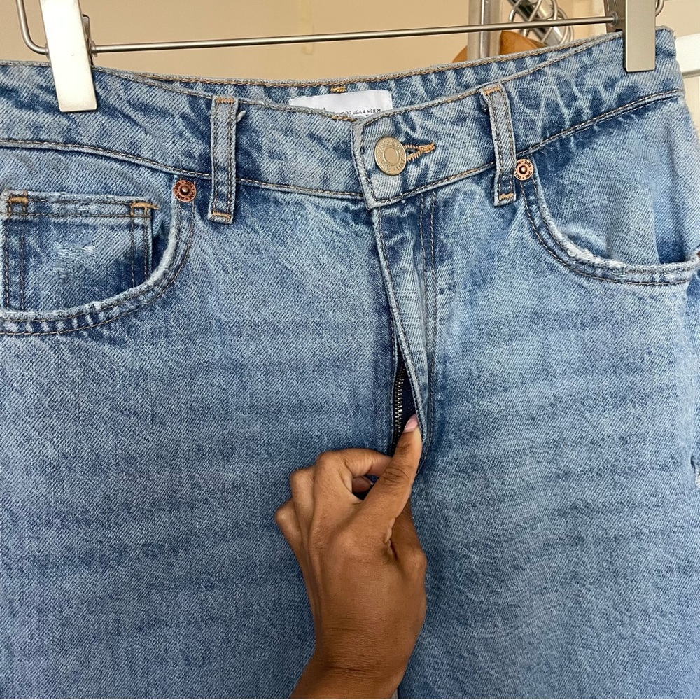 ZARA High Rise Straight Leg Ripped Knee Jeans Size 4 - Picture 5 of 11